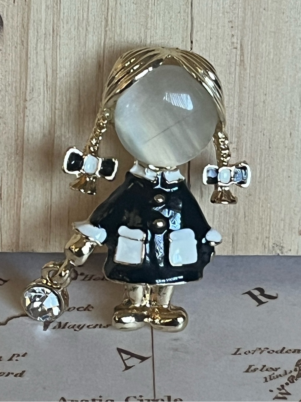 Wednesday Vibe Stone Face Girl Brooch